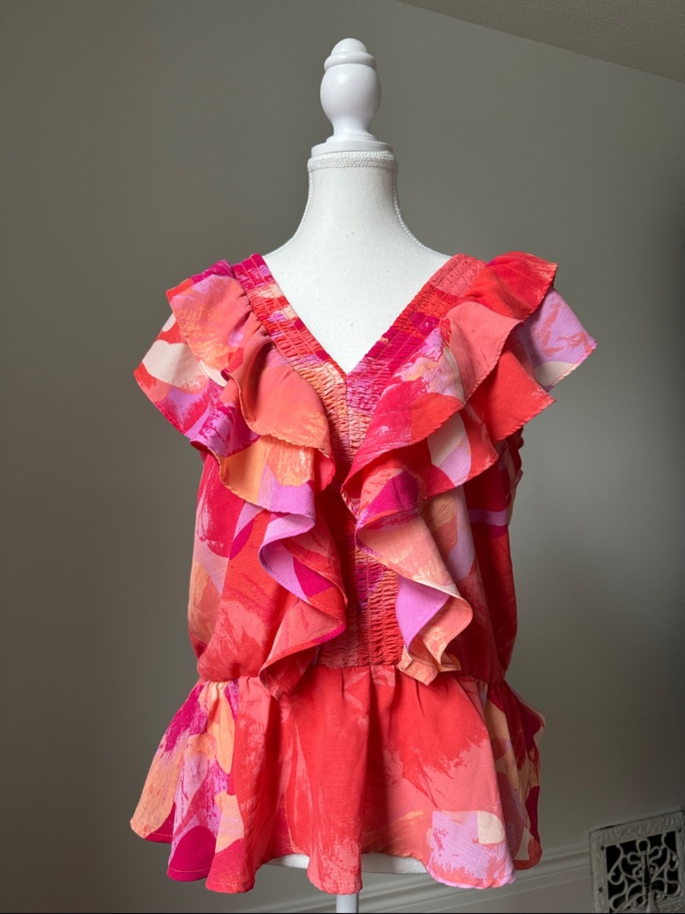 SOFIA VERGARA Summer Preppy Floral Ruffle Peplum‎ Vneck Blouse Size Medium